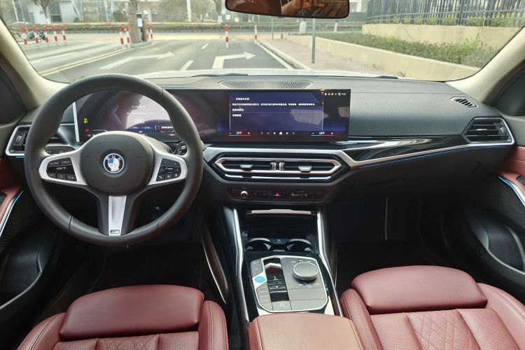 BMW i3 2024 car image #18
