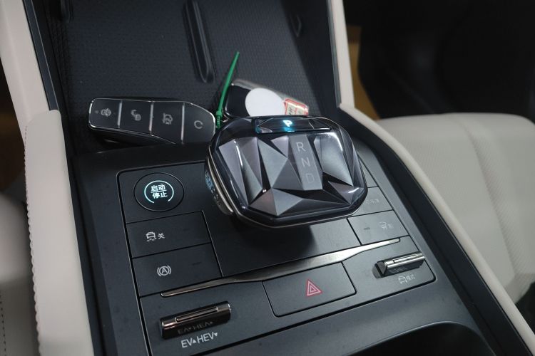 BYD Qin L 2024 car image #18