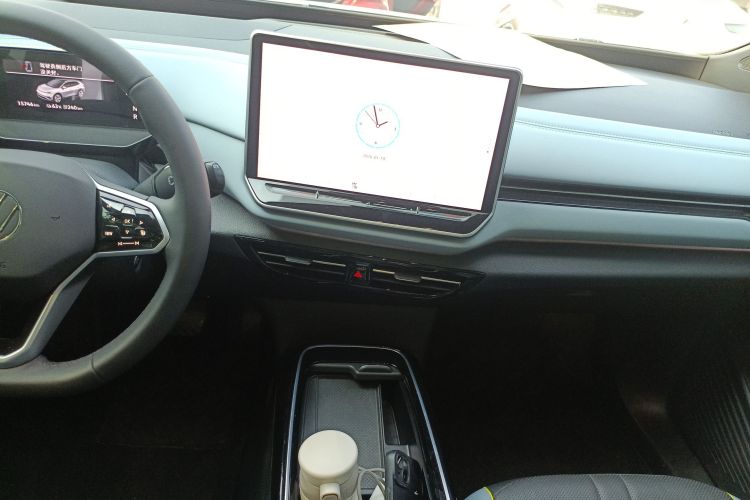 Volkswagen ID.4 X 2025 car image #18