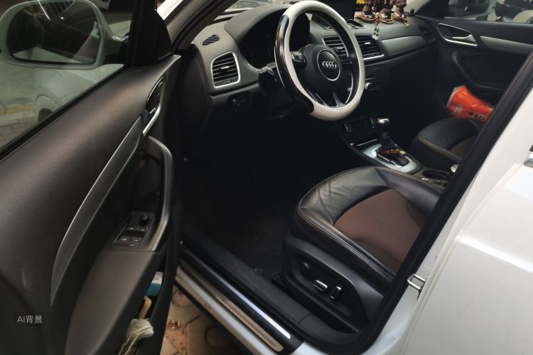 Audi Q3 2016 car image #18