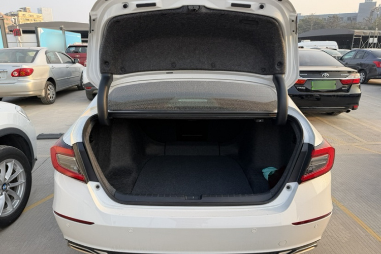 Honda Accord 2022 car image #18