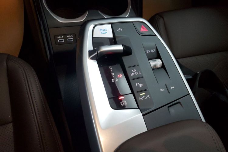 BMW iX1 2024 صورة سيارة #18