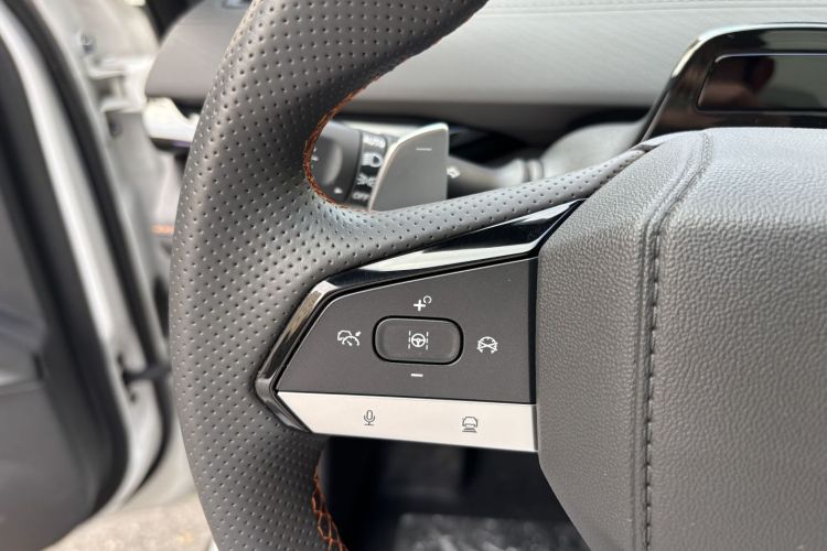 Changan UNI-V 2023 car image #18