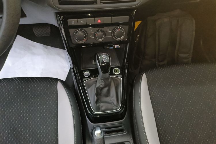Tacqua 2025 car image #18