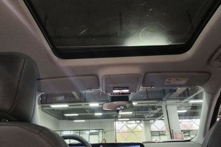 Chevrolet Equinox Plus 2025 car image #18