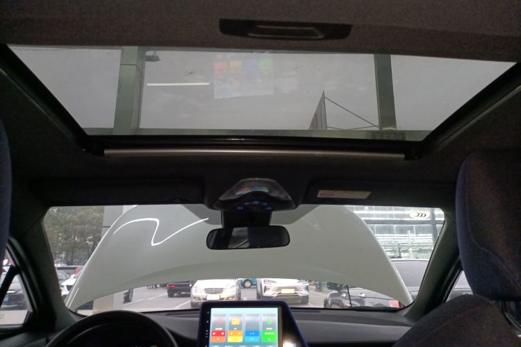 Toyota C-HR EV 2021 изображение автомобиля #18