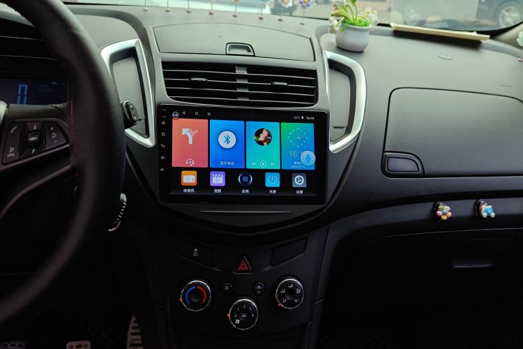 Chevrolet Tracker 2015 car image #18