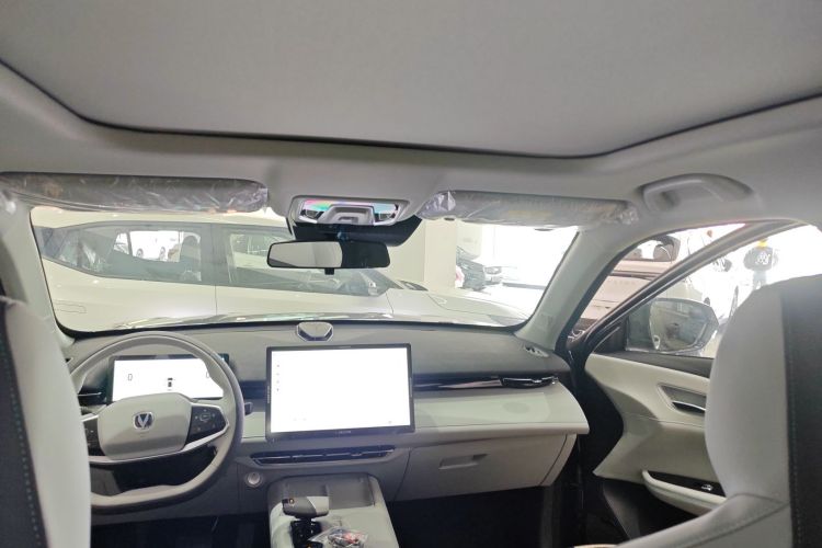 Changan UNI-Z PHEV 2025 #18 Changan UNI-Z PHEV 2025 car image #18