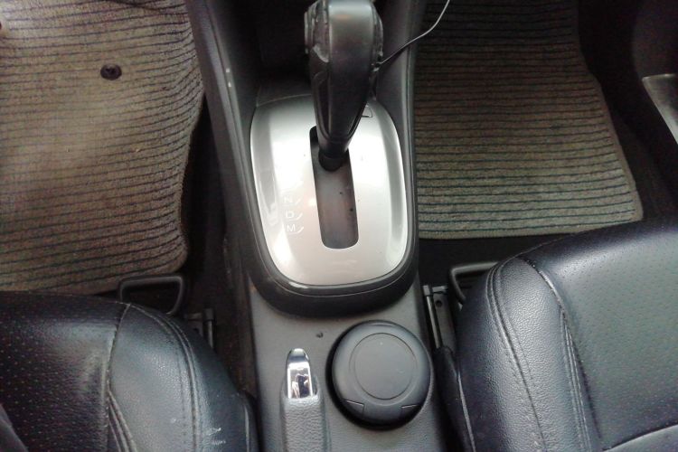 Chevrolet Tracker 2015 immagine di auto #18