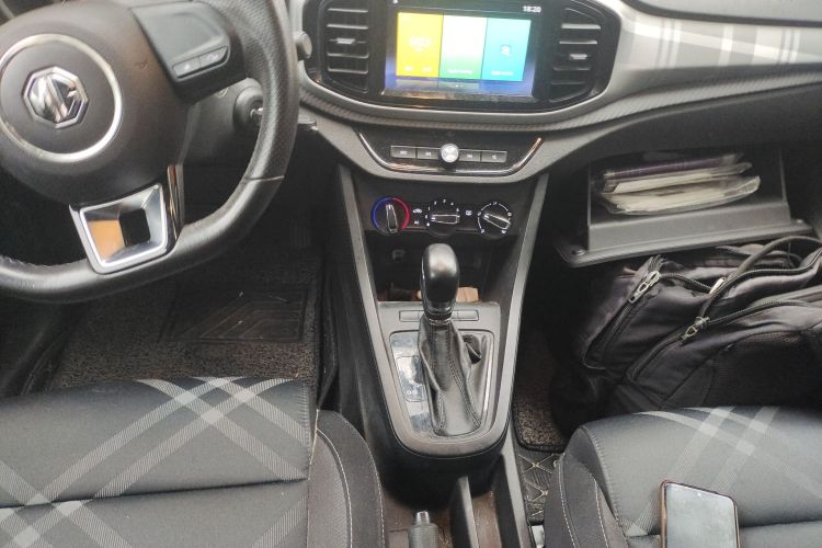 MG 3 2018 car image #18