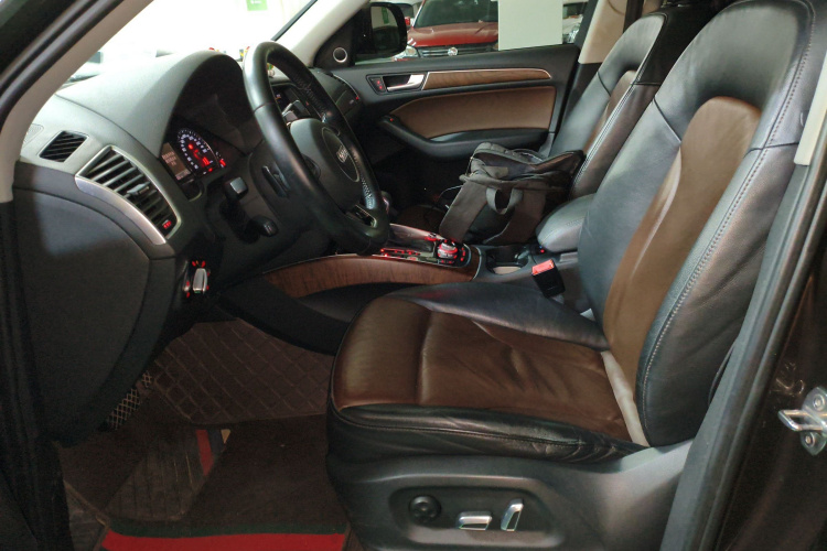 Audi Q5 2016 car image #18