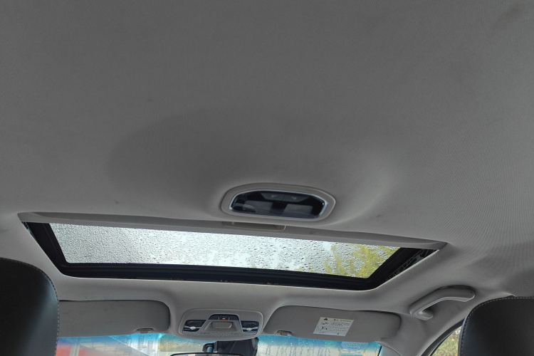 GEELY Emgrand 2019 car image #18