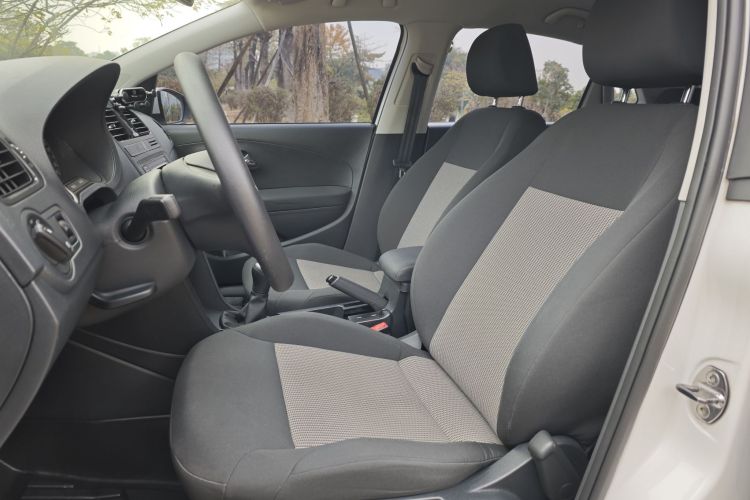 Polo 2016 car image #18