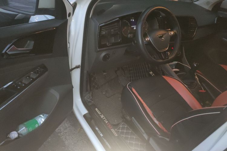 VS5 2019 car image #18