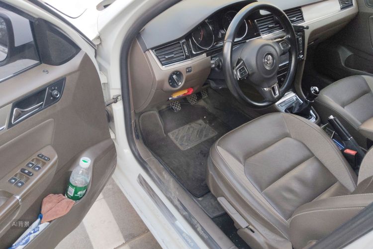 Volkswagen Bora 2015 car image #18
