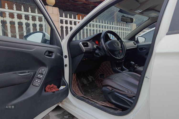 Peugeot 301 2016 car image #18