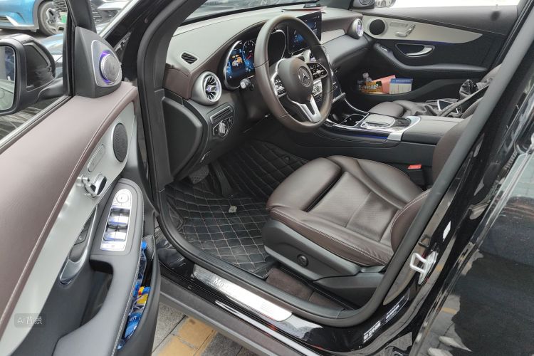 Mercedes-Benz GLC Class 2021 immagine di auto #18