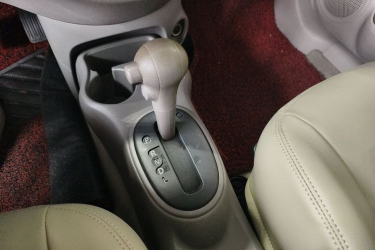 Nissan Sunny 2019 car image #18
