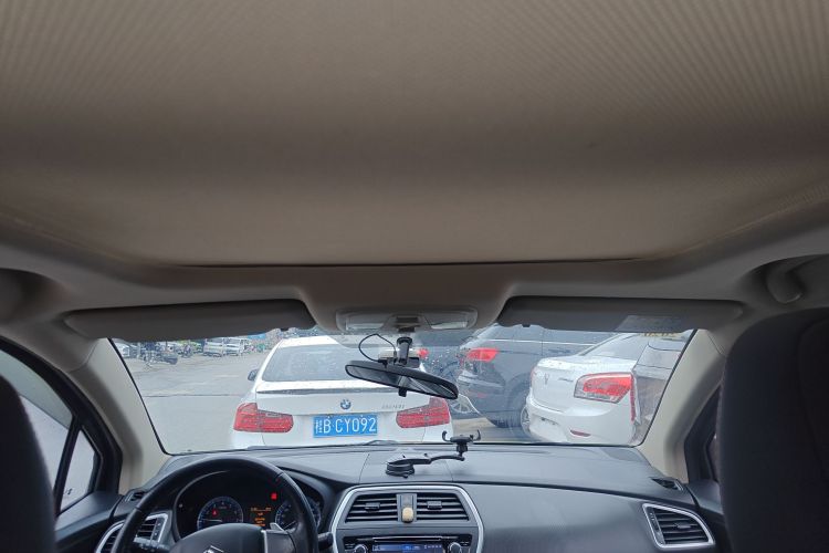 Suzuki S-Cross 2014 صورة سيارة #18