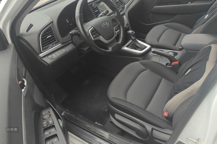 Hyundai Elantra AD 2019 image de voiture #18