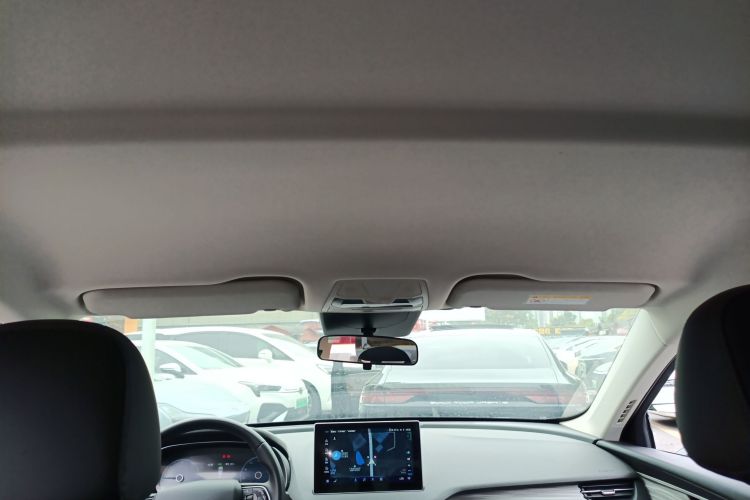 HongQi E-QM5 2024 #18 HongQi E-QM5 2024 car image #18