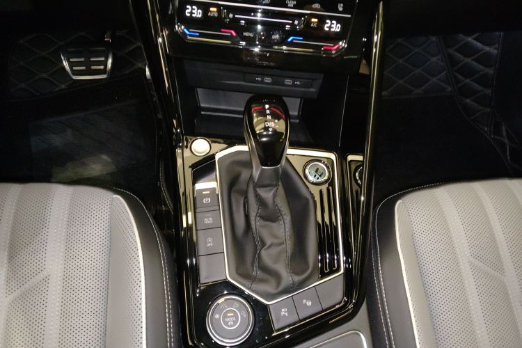 Volkswagen Tayron 2022 immagine di auto #18