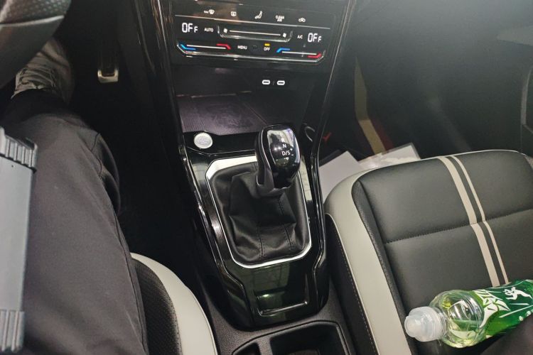 T-Roc 2023 car image #18