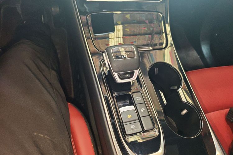 Forthing T5 EVO 2022 car image #18