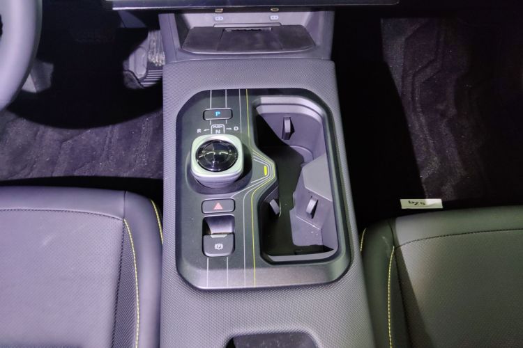 Toyota bZ5 2025 #18 Toyota bZ5 2025 car image #18