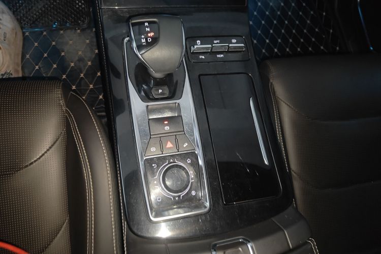X70 PLUS 2022 car image #18