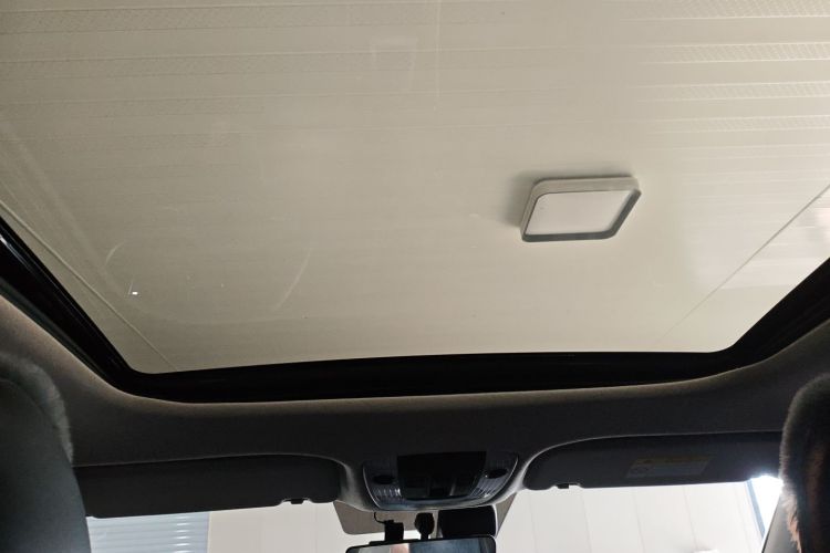 Kia Seltos 2024 car image #18