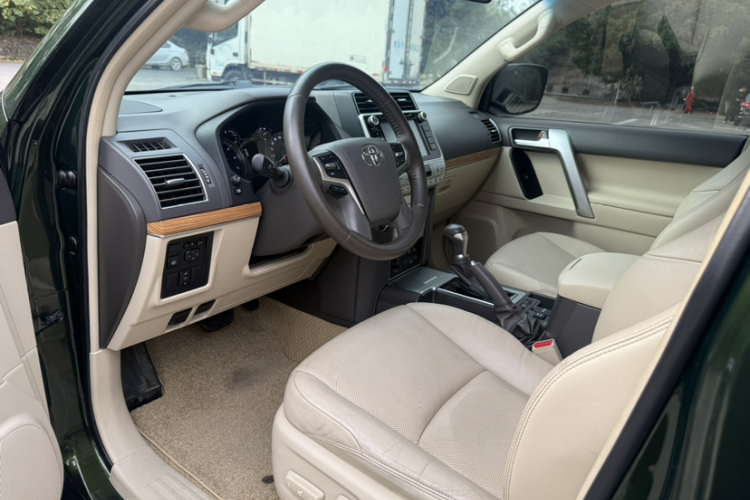 Toyota Land Cruiser Prado 2018 #18 Toyota Land Cruiser Prado 2018 car image #18