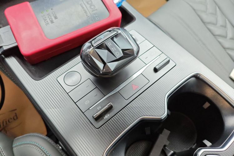 BYD SongL DM-i 2025 car image #18