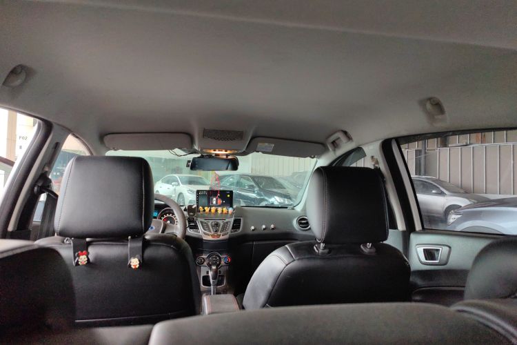 Ford Fiesta 2015 car image #18