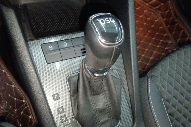 Skoda Octavia 2018 car image #18