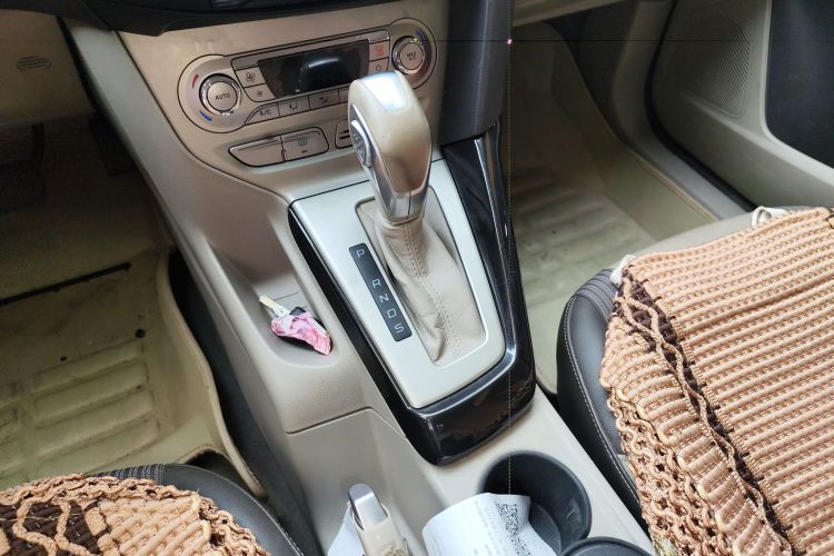 Ford Focus 2014 car image #18