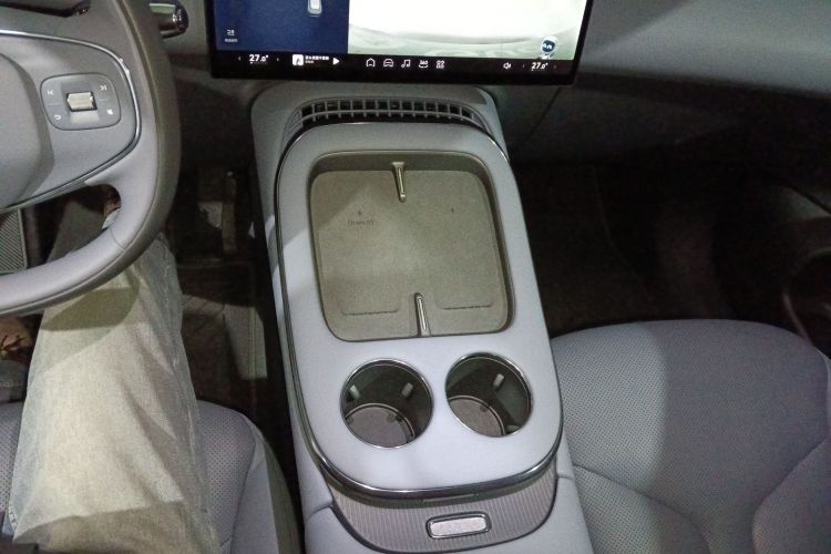 Xpeng G7 2025 #18 Xpeng G7 2025 car image #18