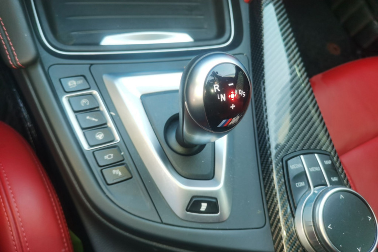 BMW M4 2017 immagine di auto #18