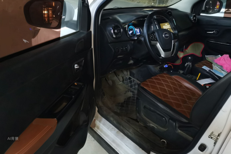 SWM X3 2018 imagen de coche #18