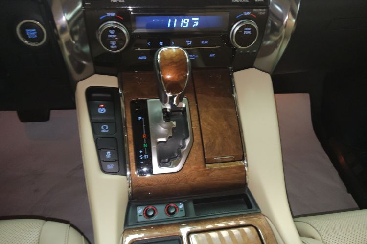 Toyota Alphard 2017 car image #18