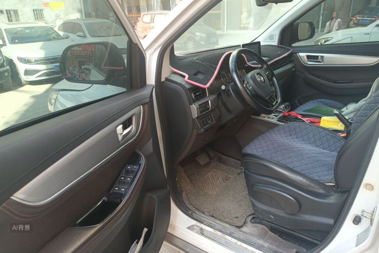 Forthing JOYEAR X6 2017 #18 Forthing JOYEAR X6 2017 imagem de carro #18