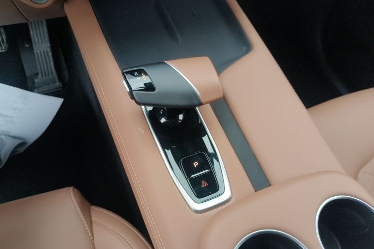 Changan UNI-Z PHEV 2024 #18 Changan UNI-Z PHEV 2024 car image #18