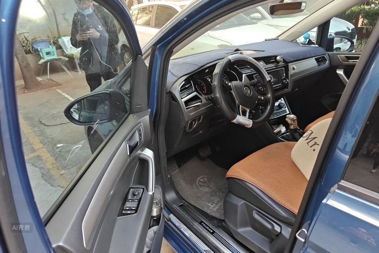 Volkswagen Touran 2017 #18 Volkswagen Touran 2017 car image #18