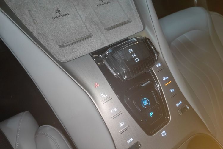 Denza N7 2024 #18 Denza N7 2024 car image #18