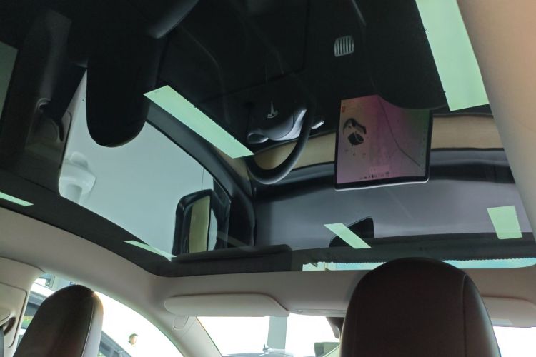 Tesla Model Y 2021 car image #18