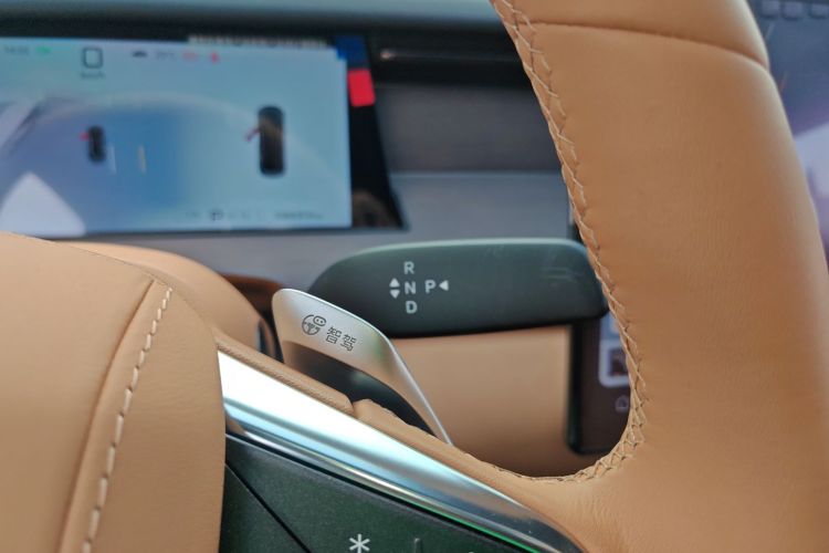 BYD HanL 2025 car image #18