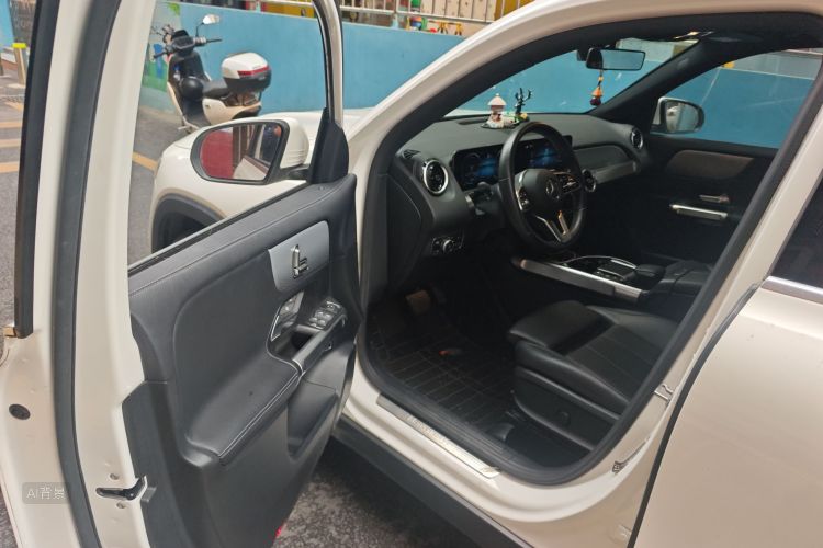 Mercedes-Benz GLB Class 2021 immagine di auto #18