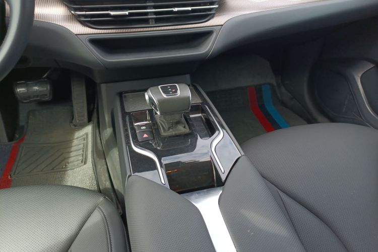 HongQi E-QM5 2024 car image #18