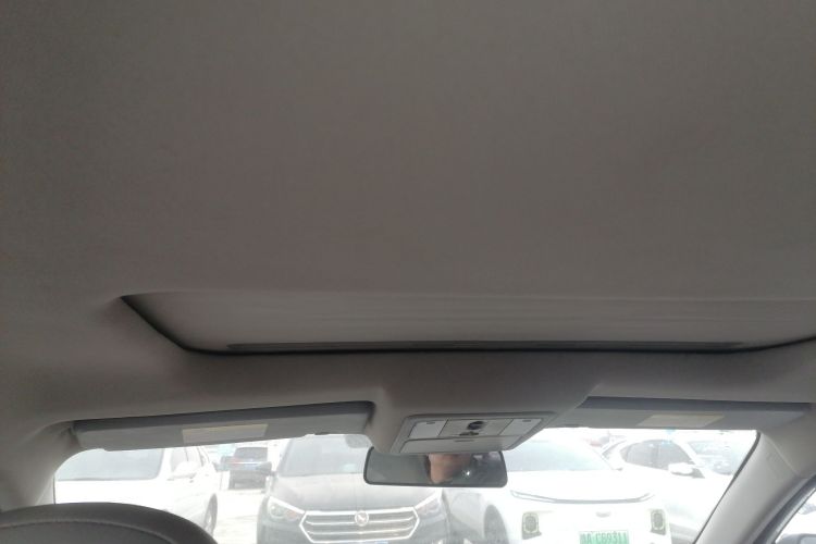 Forthing JOYEAR S50 2016 #18 Forthing JOYEAR S50 2016 car image #18