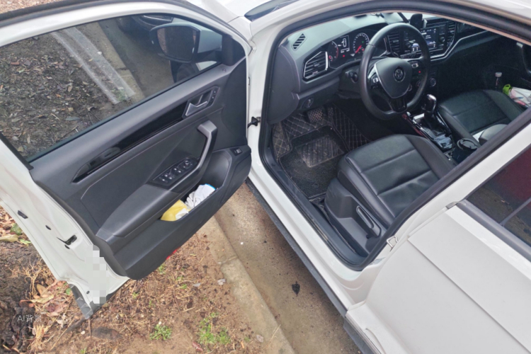 T-Roc 2019 car image #18